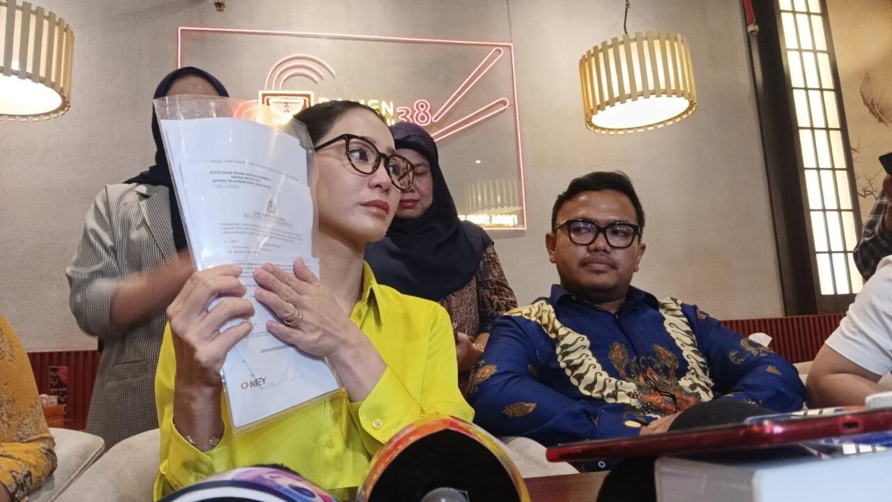Sinetron Bunga Zainal Kena Tipu Investasi Rp 15 M