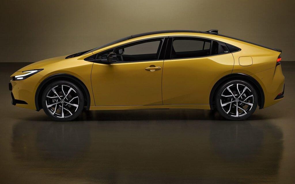 Toyota Prius 2024: Mesin Hybrid Hemat Bahan Bakar
