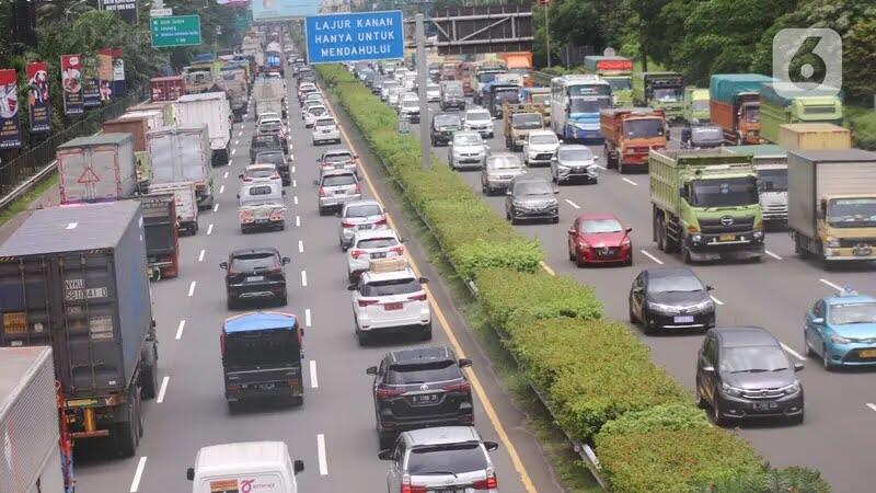 Truk Harus Sertifikasi Halal, Pengamat Transportasi: Kebijakan yang Mengada-ada