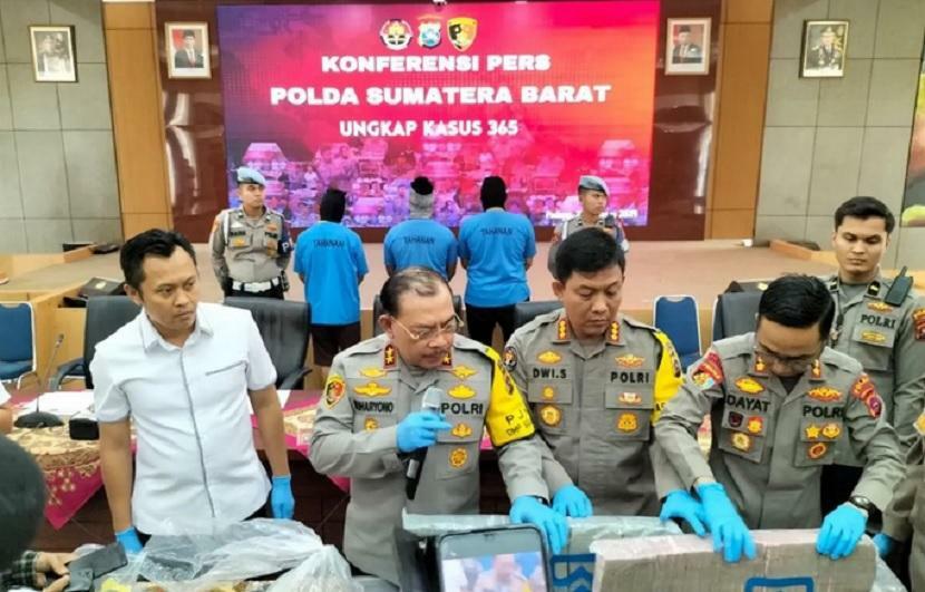 Utang Numpuk, 2 Polisi Rampok Mobil Berisi Uang 2,5 Miliar! Pengayom Masyarakat?