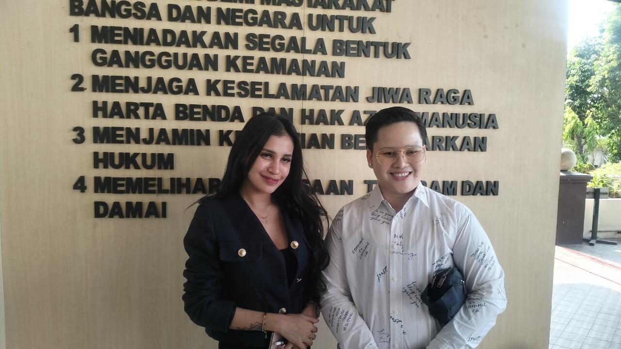 Ade Ratnasari Dampingi Desy Aisyah Fitria Laporkan Oknum Jurnalis Lakukan Kekerasan