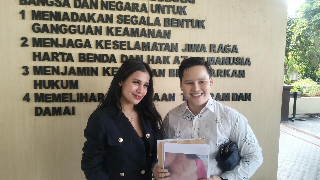 Ade Ratnasari Dampingi Desy Aisyah Fitria Laporkan Oknum Jurnalis Lakukan Kekerasan