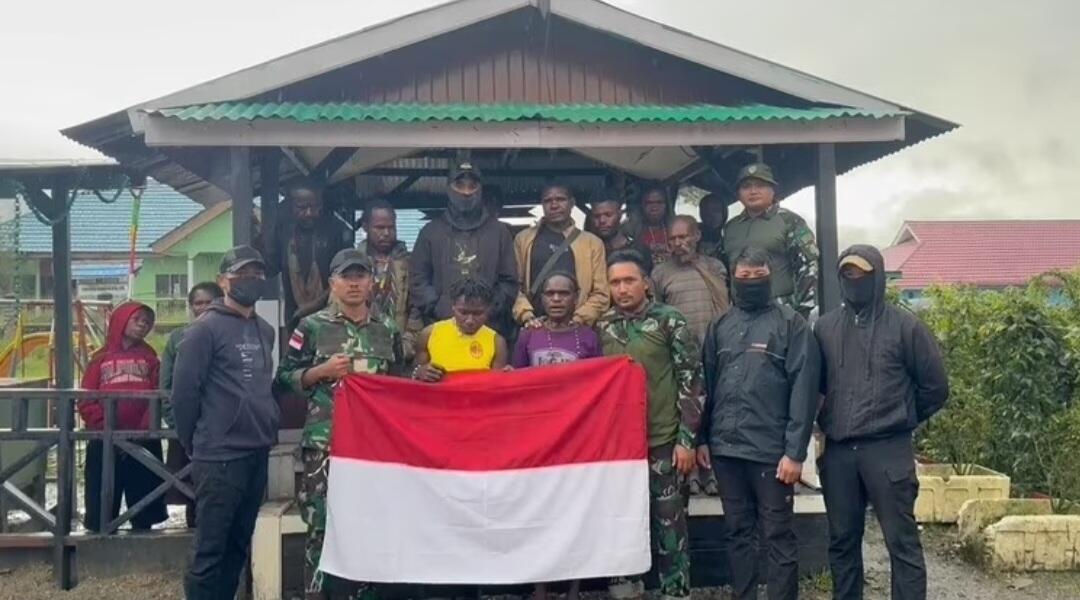 Dua OPM Ikrar Setia ke NKRI Usai Diciduk Pasukan Khusus TNI