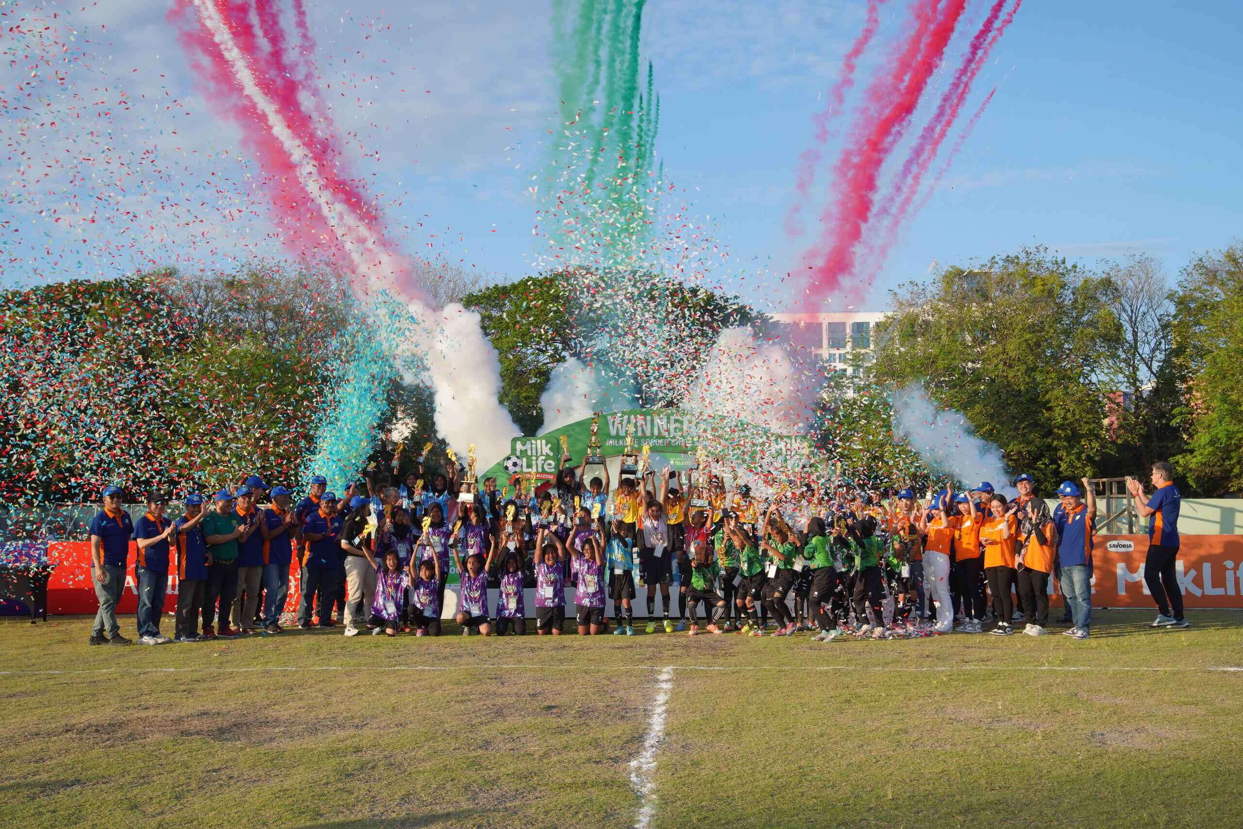 Kompetitif di Partai final MilkLife Soccer Challenge - Surabaya Series 2