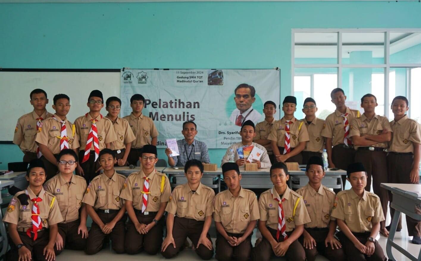 SMA TQT Madinatul Quran Perkuat Kemampuan Menulis Santri, Ekspresikan Gagasanmu