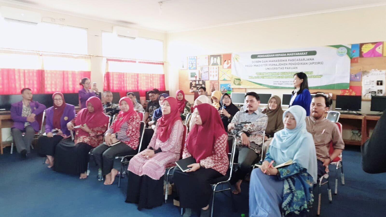 Prodi MP SPs Unpak Gelar Pengabdian Masyarakat Inovasi Guru dan Kepemimpinan Siswa