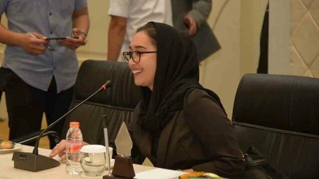 Waduh! Eks Asisten Stafsus Presiden Yasmin Nur Ngaku Bisa bikin Orang Masuk Penjara
