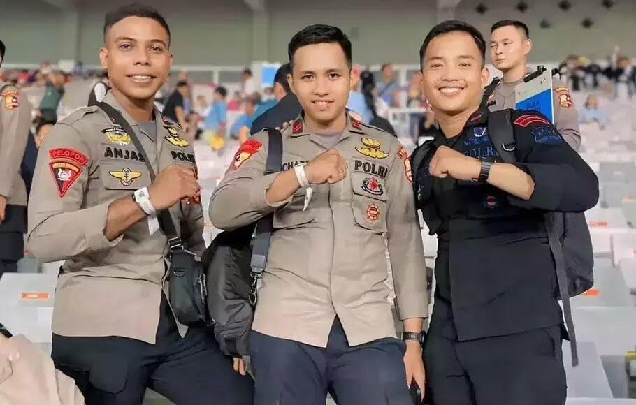 Bharada E Terpantau Kembali Bertugas sebagai Polisi di Stadion GBK saat INA vs AUS!