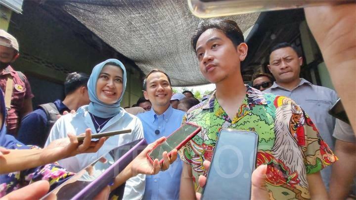 Tuntaskan! Gibran Tantang Rocky Gerung Buktikan Dugaan Dirinya Terima Setoran Menteri