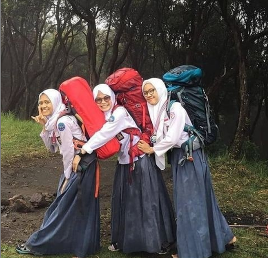 Tips Meminta Izin ke Orang Tua Untuk Mendaki Gunung