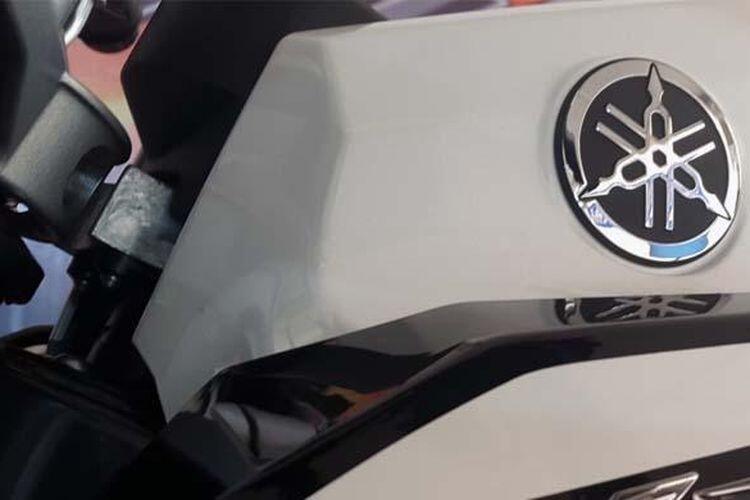 Bos Yamaha, Yoshihiro Hidaka, Ditikam Putrinya