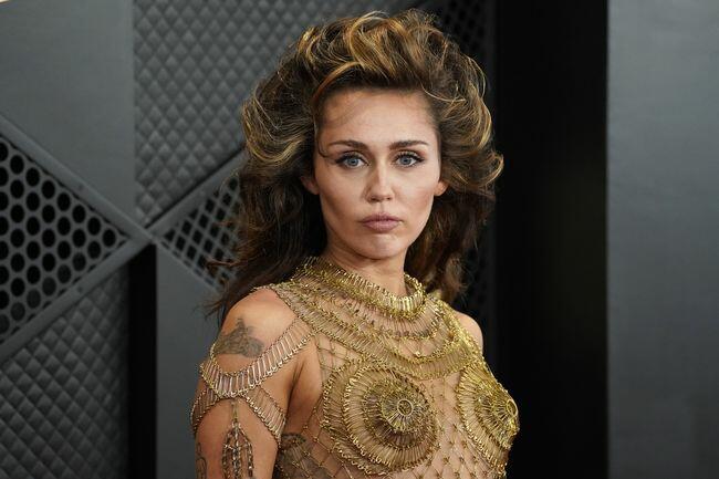 Miley Cyrus Digugat Karena Dituding Jiplak Lagu Bruno Mars!
