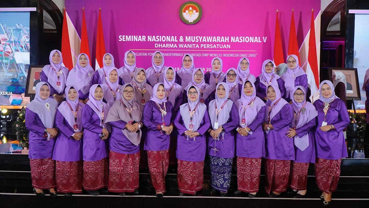 24 Pengurus DWP Kota Tidore Ikut Seminari dan Munas V di Jakarta