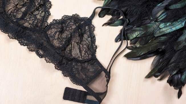 Viral Mahasiswi Pakai Lingerie ke Kampus, Tuai Hujatan Warganet!