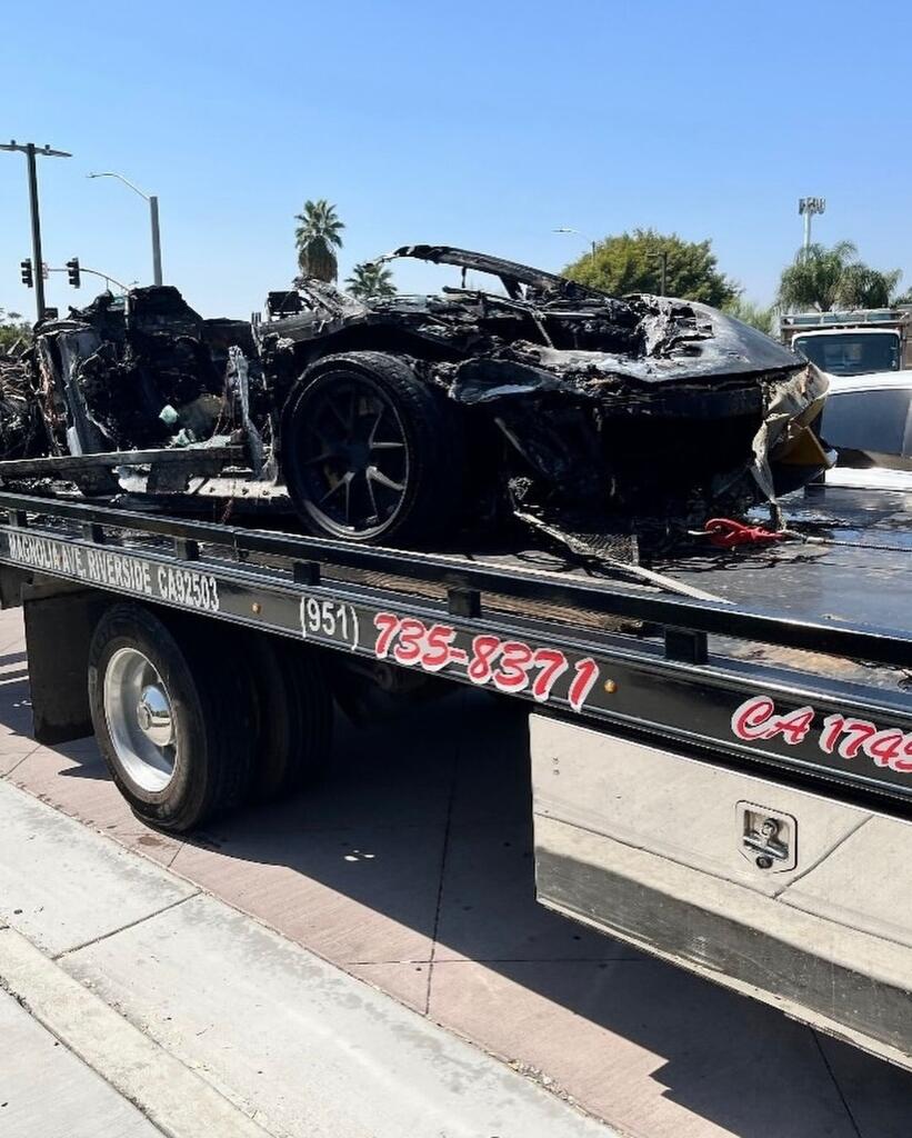 Lamborghini Gallardo Terbakar, Yang Tersisa Hanya Bumper Depan Sebelah Kiri