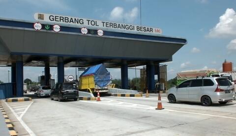 Kegembiraan Sopir dan Penumpang Bus Antarkota Lewati Tol Trans-Sumatera