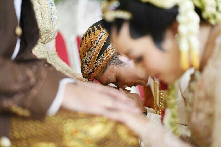 Contoh Teks MC Pernikahan Bahasa Jawa Singkat