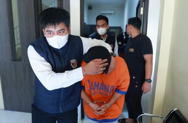 12 Orang di Kota Batu Ditangkap Usai Gelar Pesta Seks Swinger, Ada Pasutri