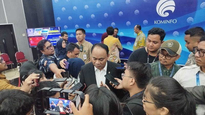 Ditanya Perkembangan Penelusuran Akun Fufufafa, Budi Arie: Fufufafa itu Apa sih?