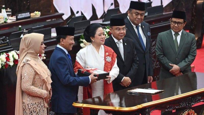 Rapat Paripurna Tetapkan Puan Maharani Menjadi Ketua, serta Putuskan 8 Fraksi DPR