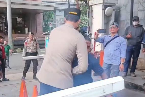 Gelegar Sambo Jilid Dua di Episentrum Bumi Hangus Diskusi Kemang