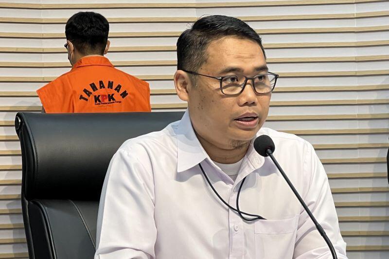 KPK Tetapkan Tiga Tersangka Korupsi Pengadaan APD Covid-19