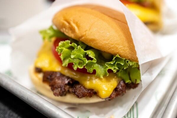 Burger Dikenal Amerika Abad 19 Disajikan Pakai Roti Tawar