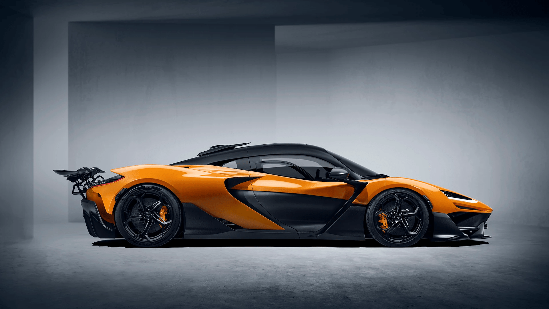 McLaren W1: Raja Baru Jalanan yang Bikin Supercar Lain Minder