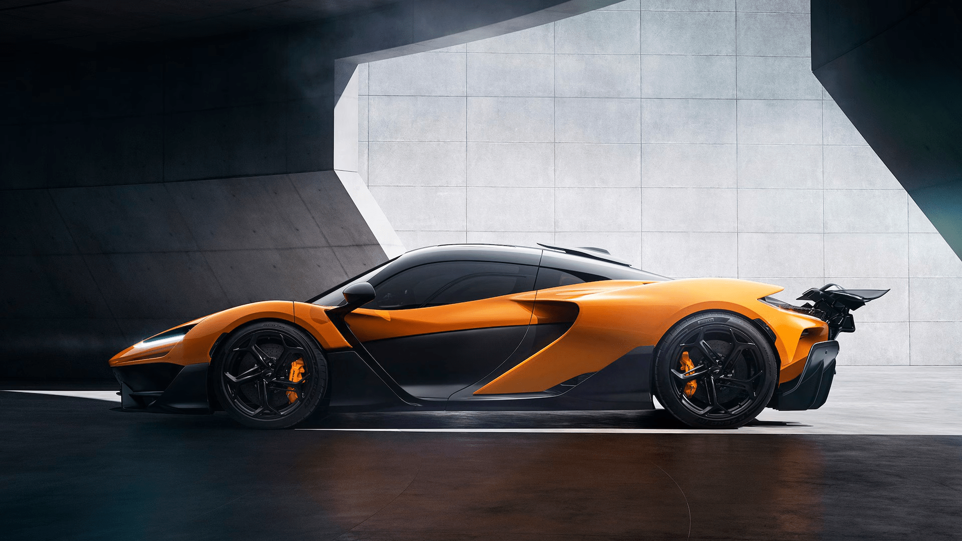 McLaren W1: Raja Baru Jalanan yang Bikin Supercar Lain Minder