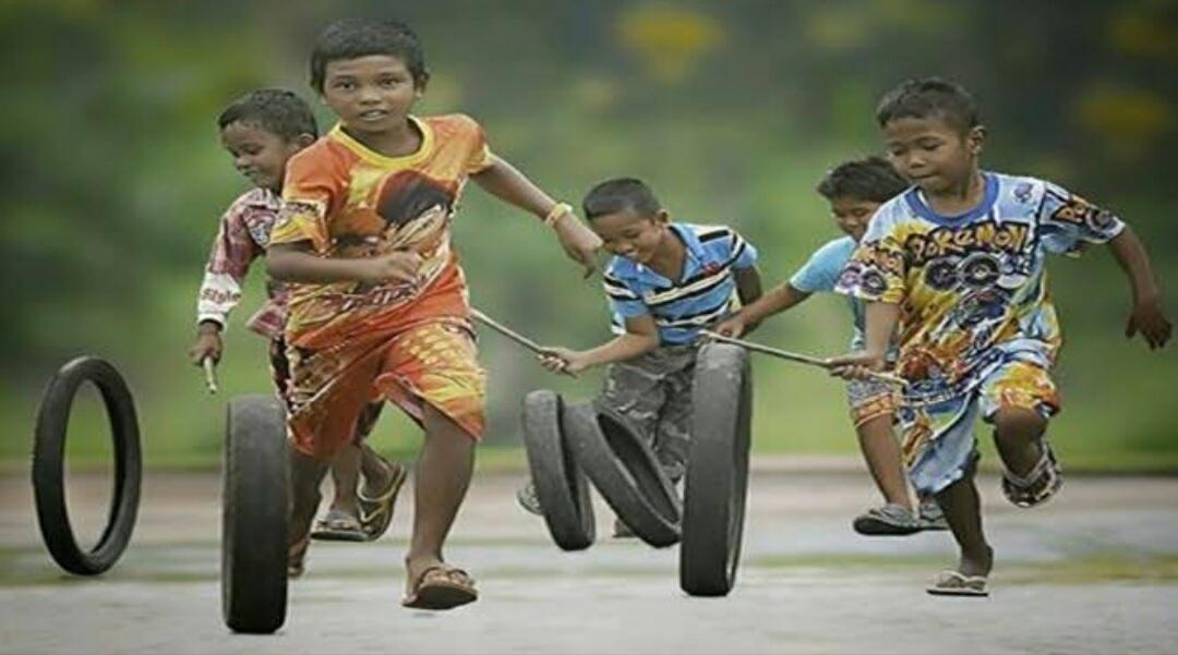 Sorong Ban Bekas Sepeda Motor, Permainan Tradisional Anak 90-an