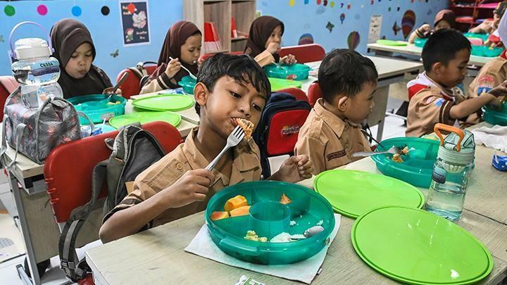 Indonesia Sehat dan Beriman! Prabowo Kemungkinan Tambah Anggaran Makan Bergizi Gratis