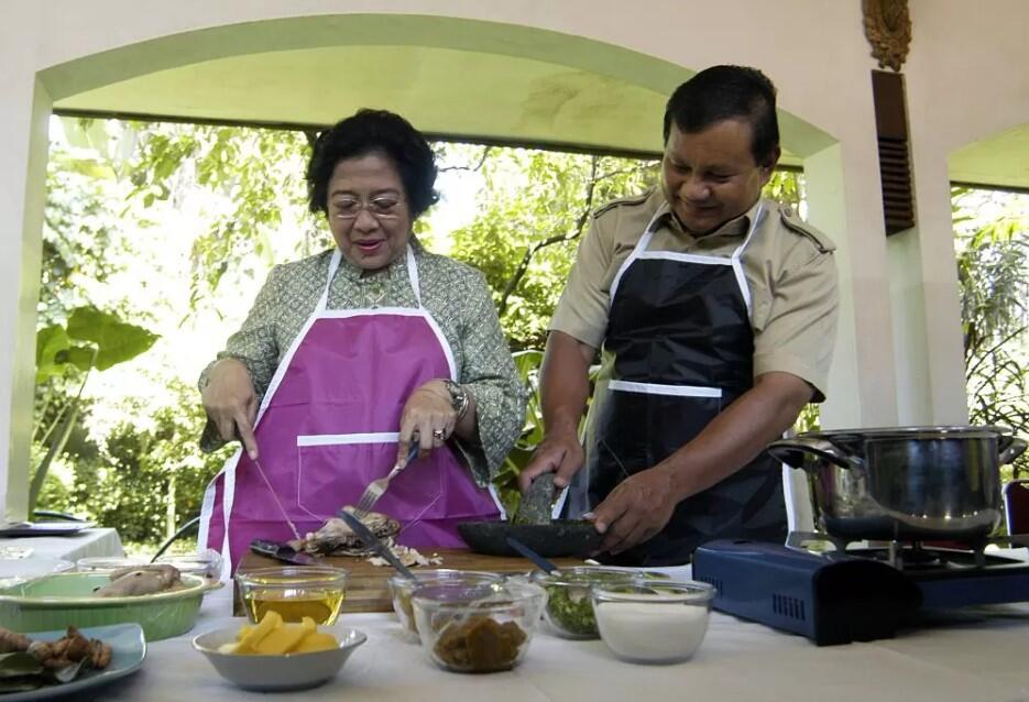 Kompor Menyala, Wajan Politik Panas, Nasi Goreng 2024 Disajikan Matang