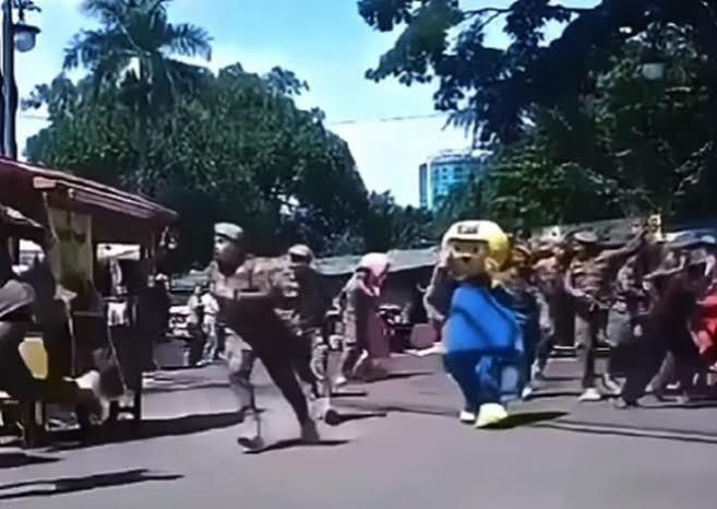 Netizen Prihatin! Para Superhero pada Lari Kocar-kacir Dikejar Satpol PP, Ternyata...