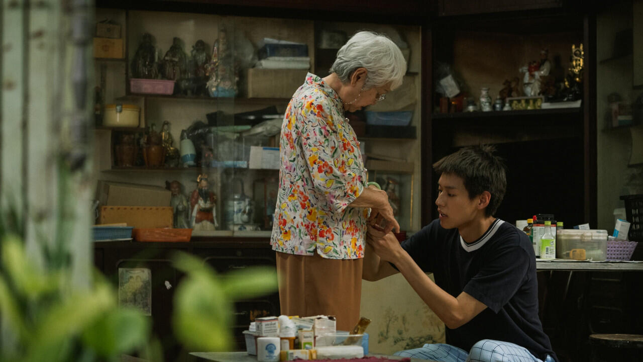 How To Make Millions Before Grandma Dies: Kasih Sayang Nenek Kepada Keluarganya