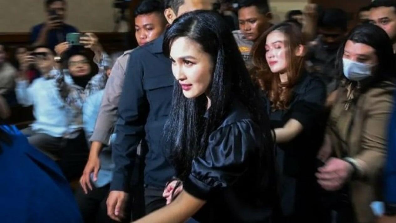 Sandra Dewi Menolak Cincin Kawin dan Pertunangannya Disita, Ini Alasannya Gansist!