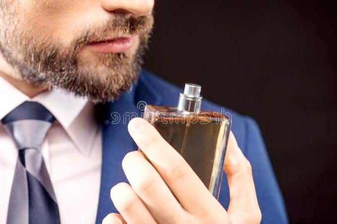 Cowok Pakai Parfum Feminim? Menurut Kalian?