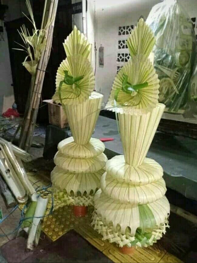 Kembar Mayang Pernikahan yang Dihiasi Buah-Buahan di Era 1970-1990an :