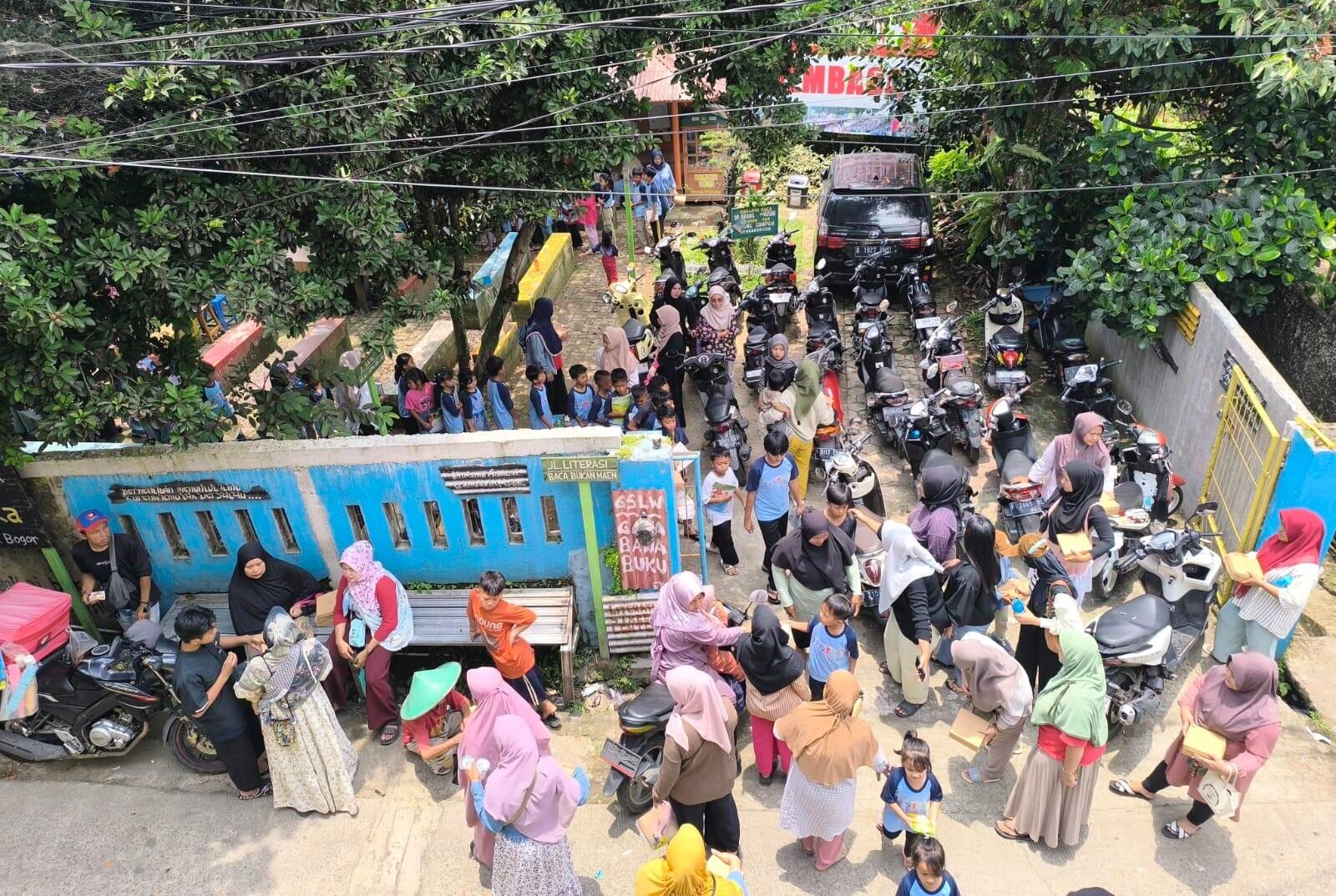Mengelola Taman Bacaan dengan Passion, Selalu Gairah untuk Literasi