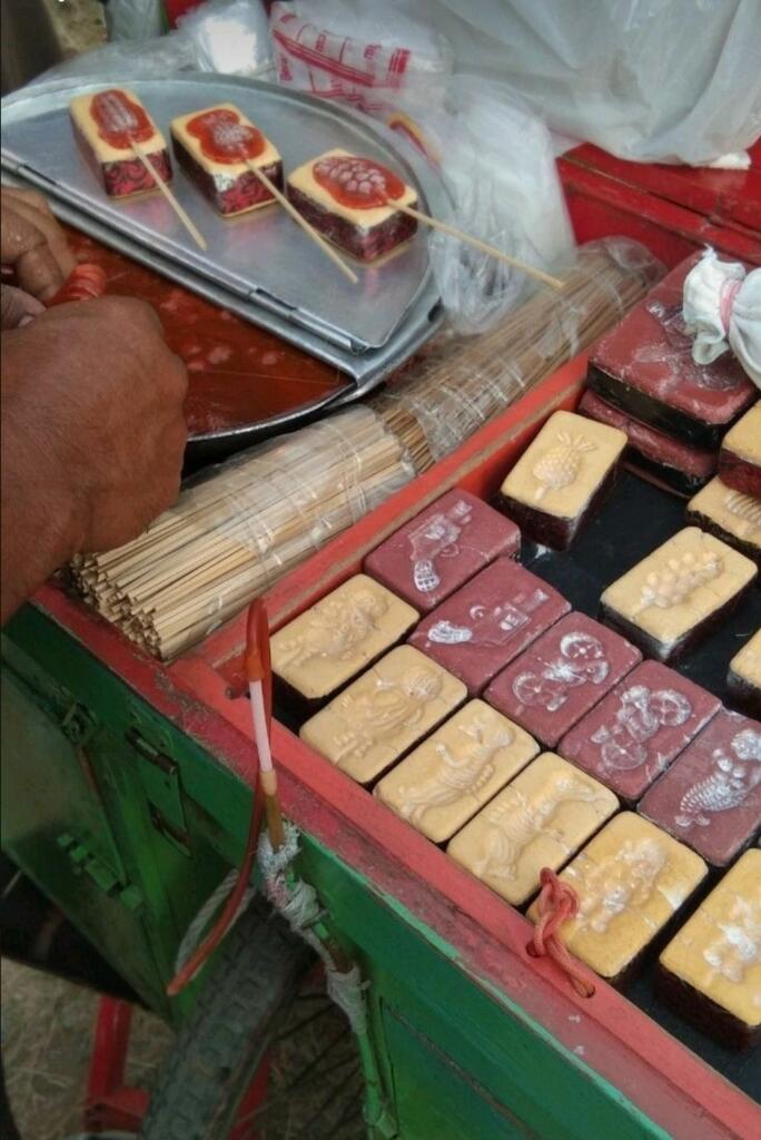 Permen Gulali Karakter: Jajanan Jadul yang Penuh Kreativitas dan Kenangan