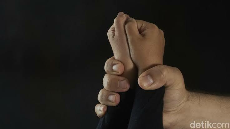 Parah! Pria di Tangerang Cabuli Dua Anak Tiri Kembarnya dari Kelas 5 SD hingga 3 SMP