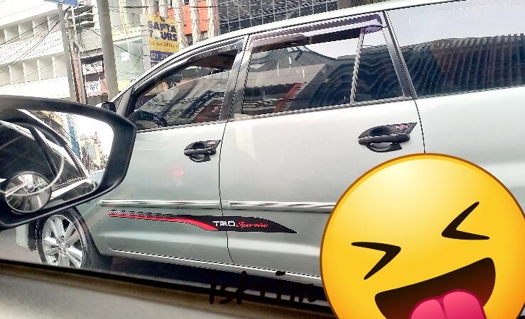 Pasang Stiker Dan Logo Beda Merk, Antara Ketidaktahuan Ataukah Loyalitas Berlebihan?