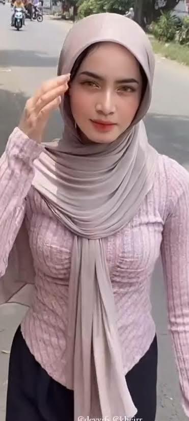 Selebgram Cantik ini Keluar Kampus gegara Diteror, Kok Nggak Ada Berminat Menolong?