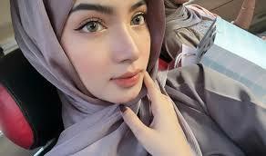Selebgram Cantik ini Keluar Kampus gegara Diteror, Kok Nggak Ada Berminat Menolong?