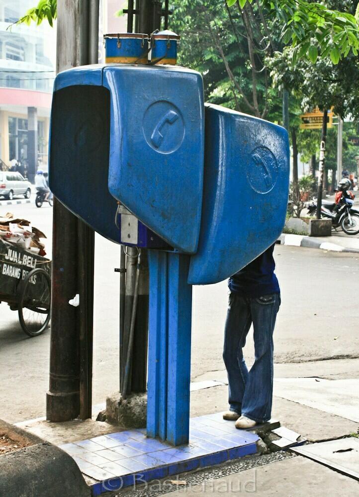 Telepon Umum: Sejarah, Fungsi, dan Perannya di Masa Kini