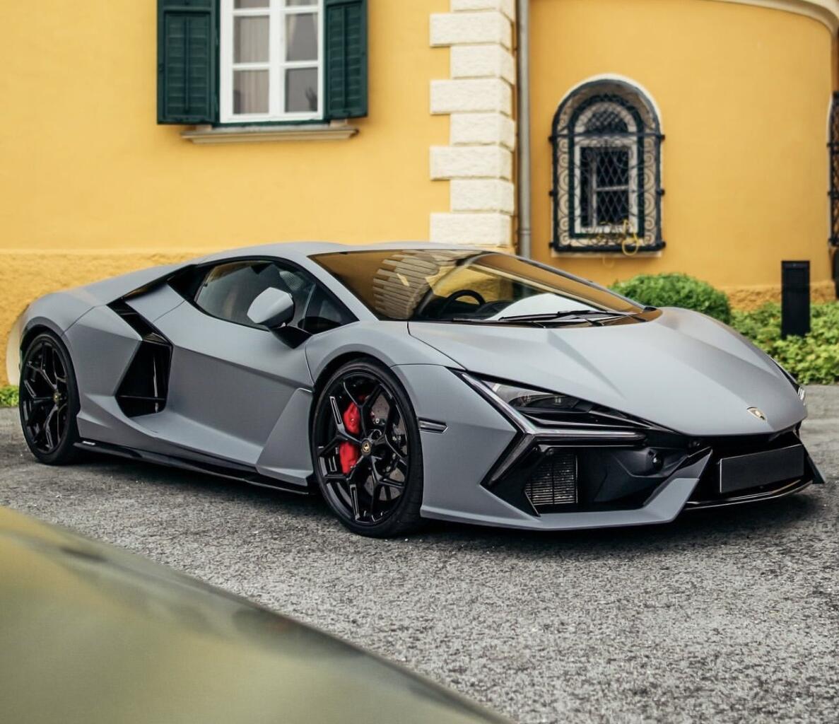Menyala Mobilku! Lamborghini Revuelto yang Masih Bau Dealer Terbakar di New York