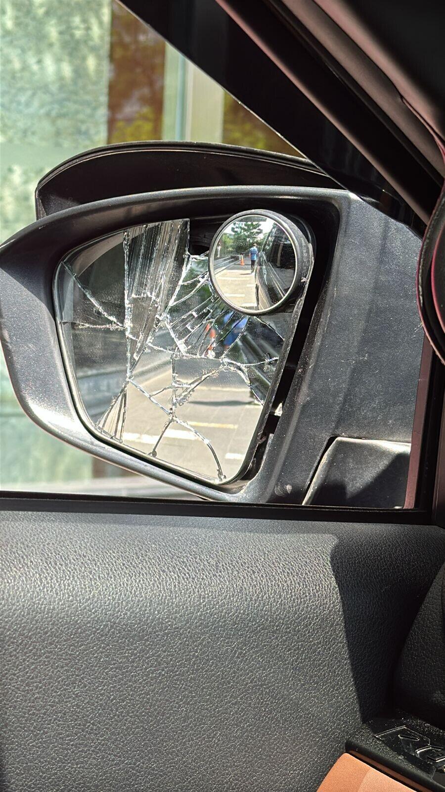 ROAD RAGE - PENGENDARA BAJAJ PULSAR 180 / B 3263 EAD