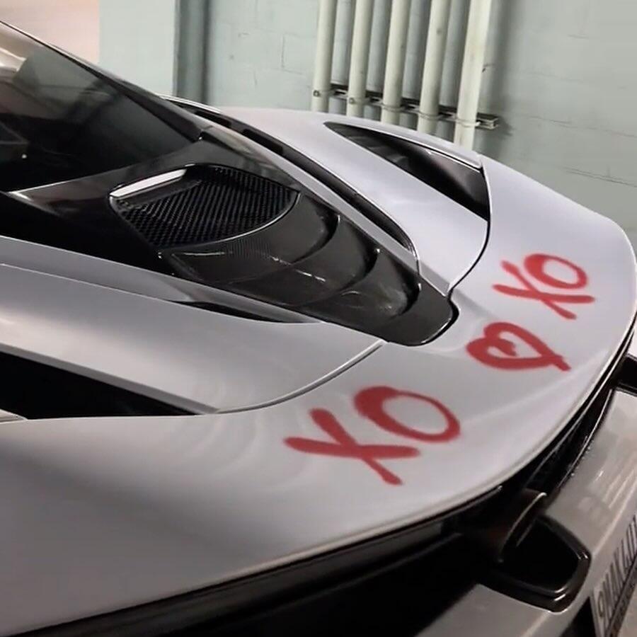 Apakah Ini Perbuatan Mantan ? Seseorang Menulis Kata Cheater di Bodi McLaren 720S 