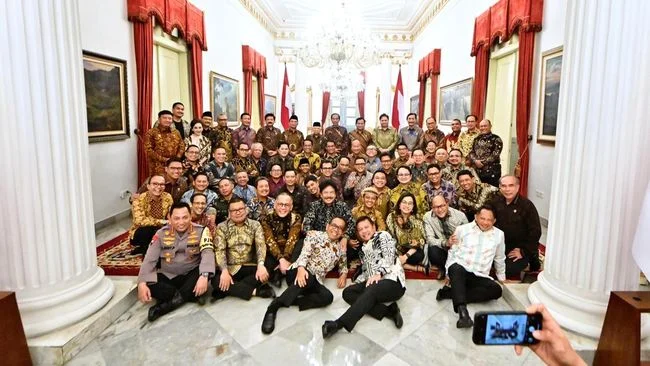 Pratikno Ungkap Grup WA “Alumni KIM” Bareng Jokowi, Isinya Lucu-lucuan