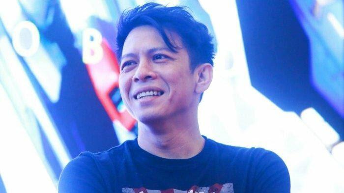Ngaku Bosan Bernyanyi dan Lebih Suka Ndekem di Rumah, Ariel Noah Berikan Alasannya!