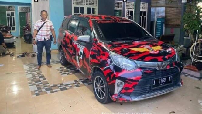 Pemilik Rental Dibikin Syok Berat Usai Bodi Mobil Diganti Skin Pemuda Pancasila